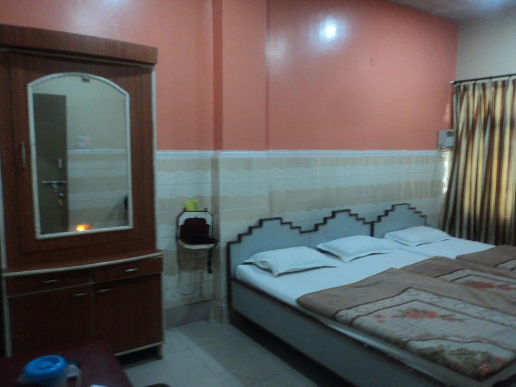 Hotel Jyoti Varanasi Bilik gambar