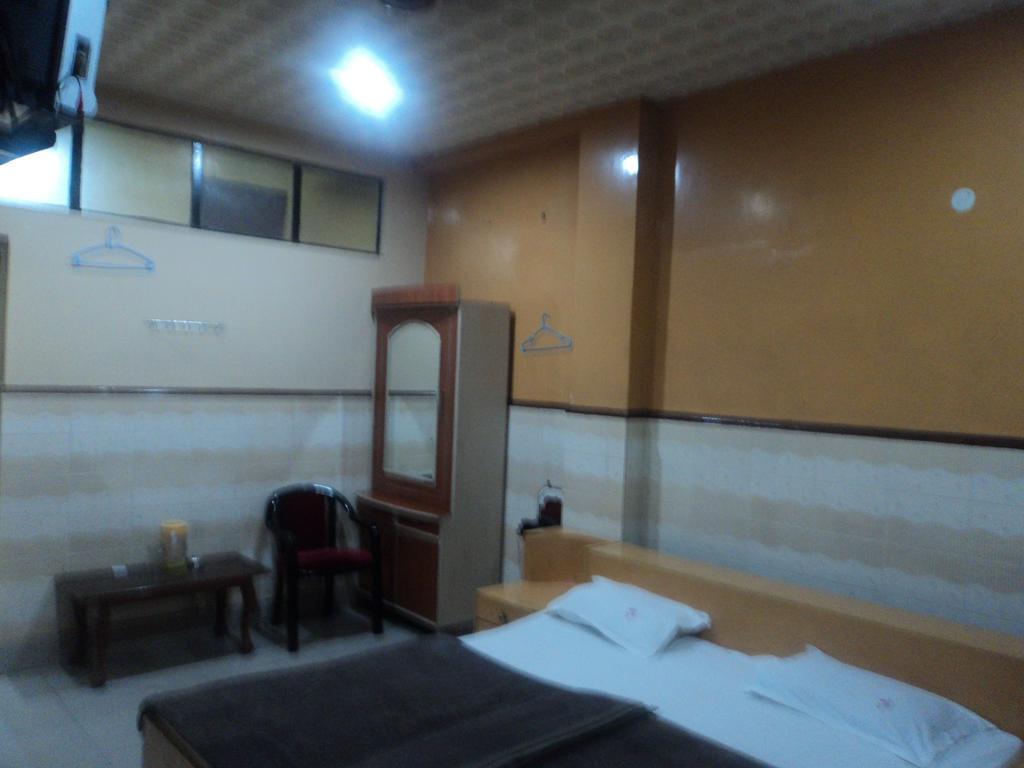 Hotel Jyoti Varanasi Bilik gambar