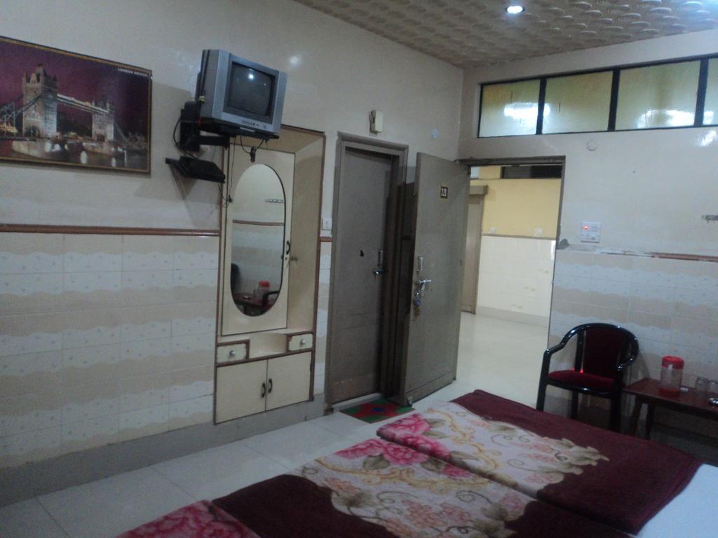 Hotel Jyoti Varanasi Luaran gambar