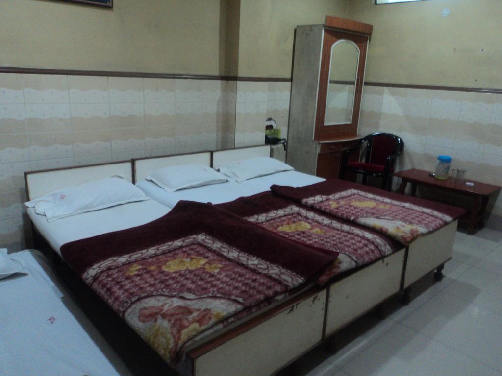 Hotel Jyoti Varanasi Bilik gambar