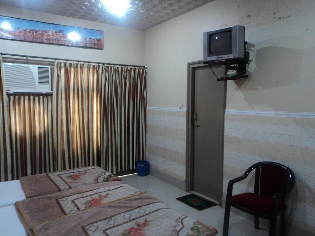 Hotel Jyoti Varanasi Luaran gambar